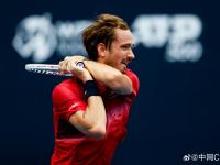 IM电竞APP-法国网球队鏖战英国网球队，梅德韦杰夫制霸全场的简单介绍