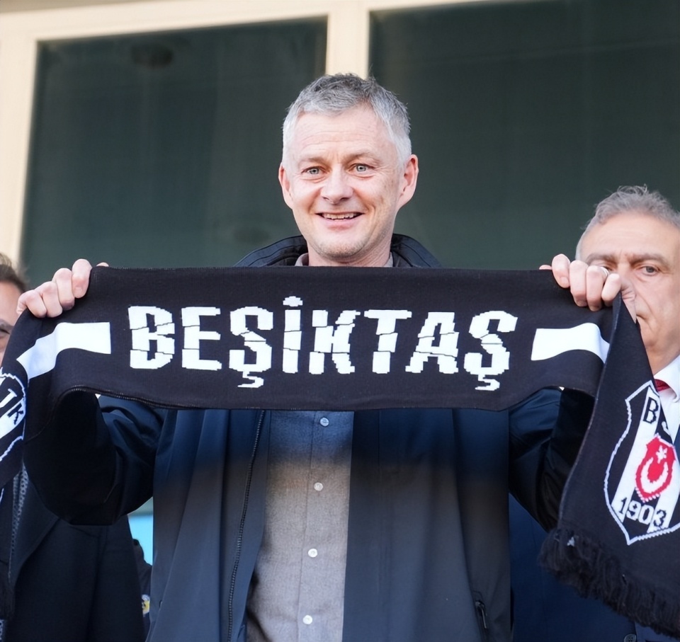 曼联中场传射助攻,英超劲旅稳坐前列 曼联中场传射助攻,英超劲旅稳坐前列