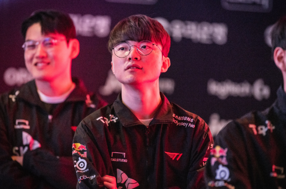 DK绝杀CLG,Deft开启传奇时刻顶尖较量全球总决赛,留下经典瞬间的简单介绍 DK绝杀CLG,Deft开启传奇时刻顶尖较量全球总决赛,留下经典瞬间的简单介绍