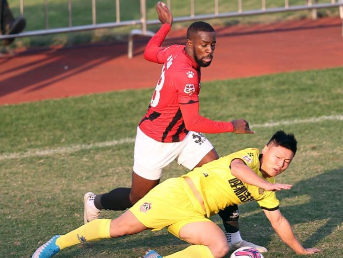 江苏龙狮队紧张备战，欲取胜靠团队合作的简单介绍