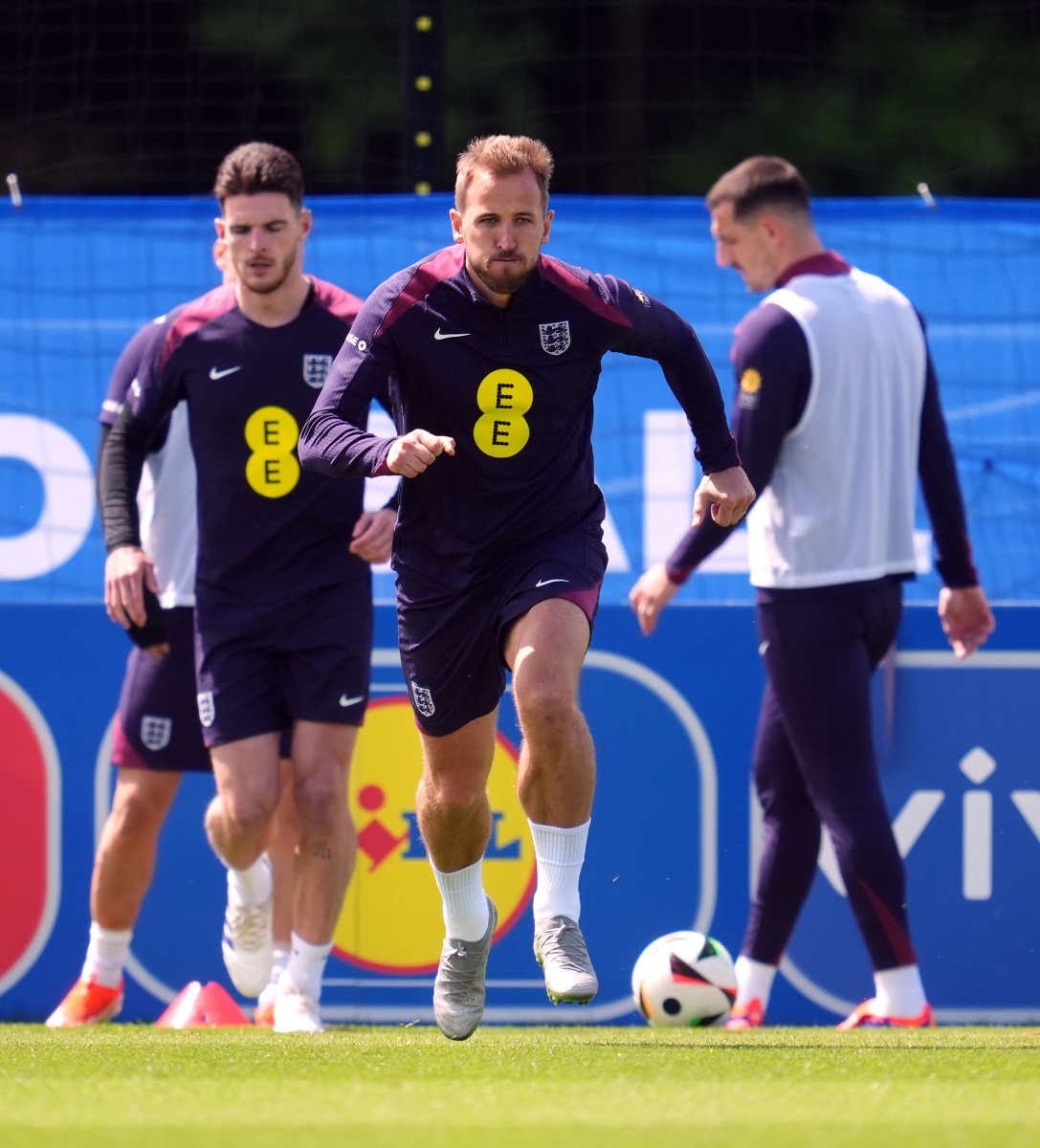 包含卢森堡队奋起反击，成功晋级欧洲杯预选赛的词条