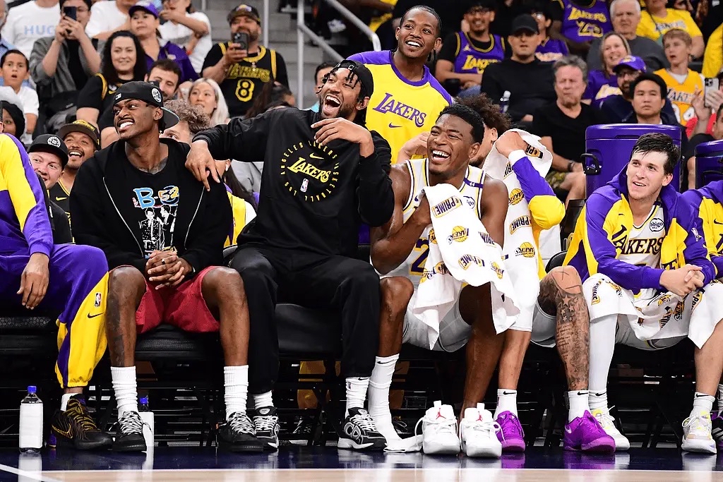 广东队险胜湖人，锡安扛起全队