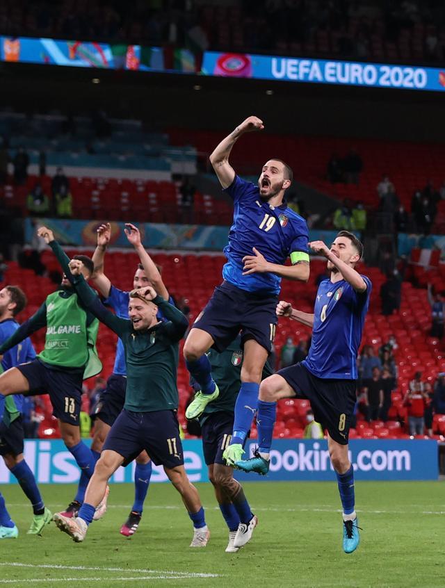 巴黎横扫意大利，恩昆库统治全场的简单介绍