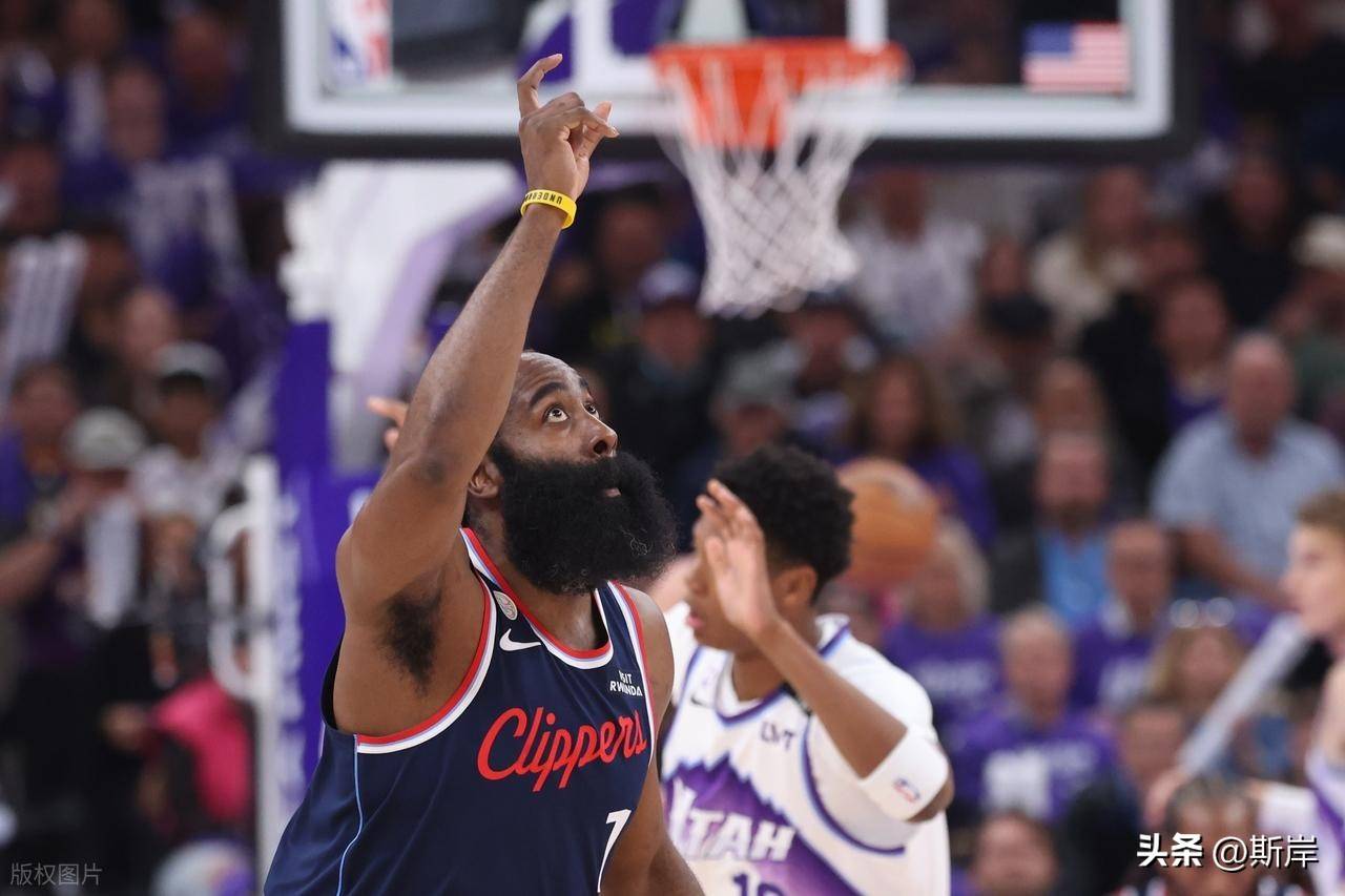 关于快船横扫爵士，加里纳利三分雨点燃全场的信息