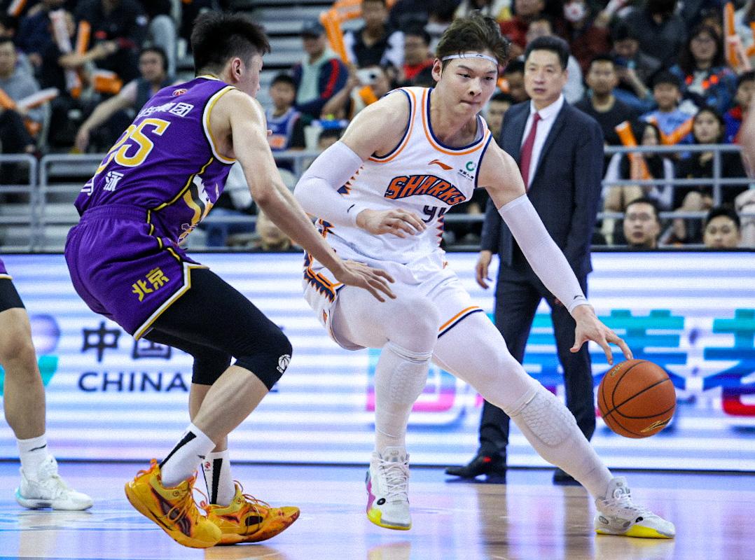 关于吉林队轻取骑士，王哲林统治全场的信息